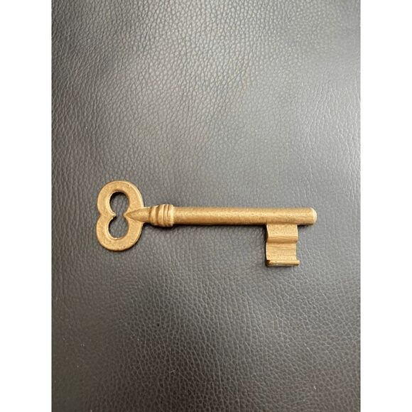 VTG brass heart love shape key - Picture 2 of 10